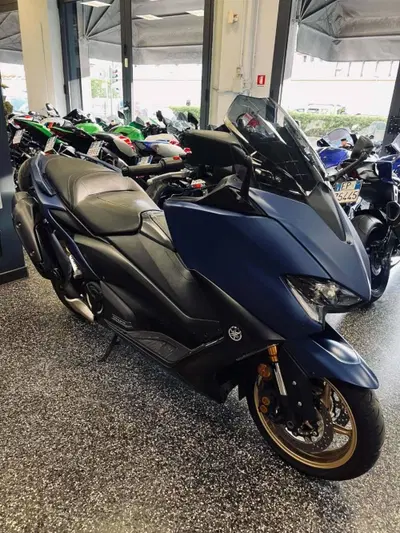 Yamaha T-Max 560 Tech Max (2021) usata