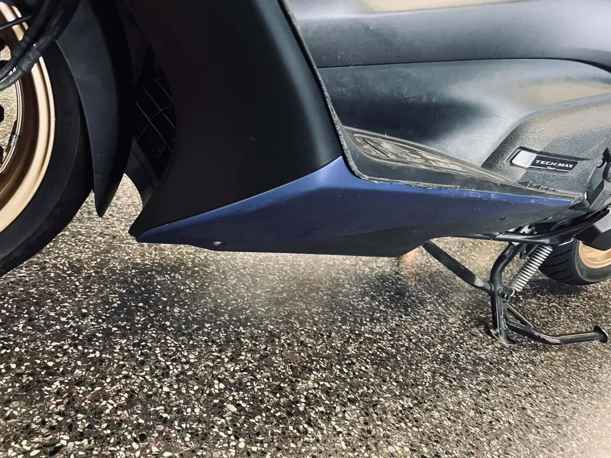 Yamaha T-Max 560 Tech Max (2021) (15)