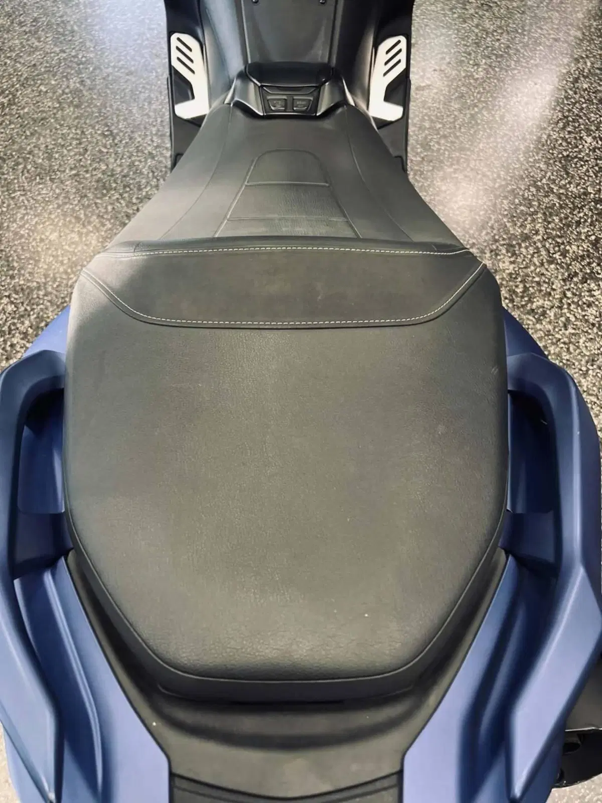 Yamaha T-Max 560 Tech Max (2021) (19)