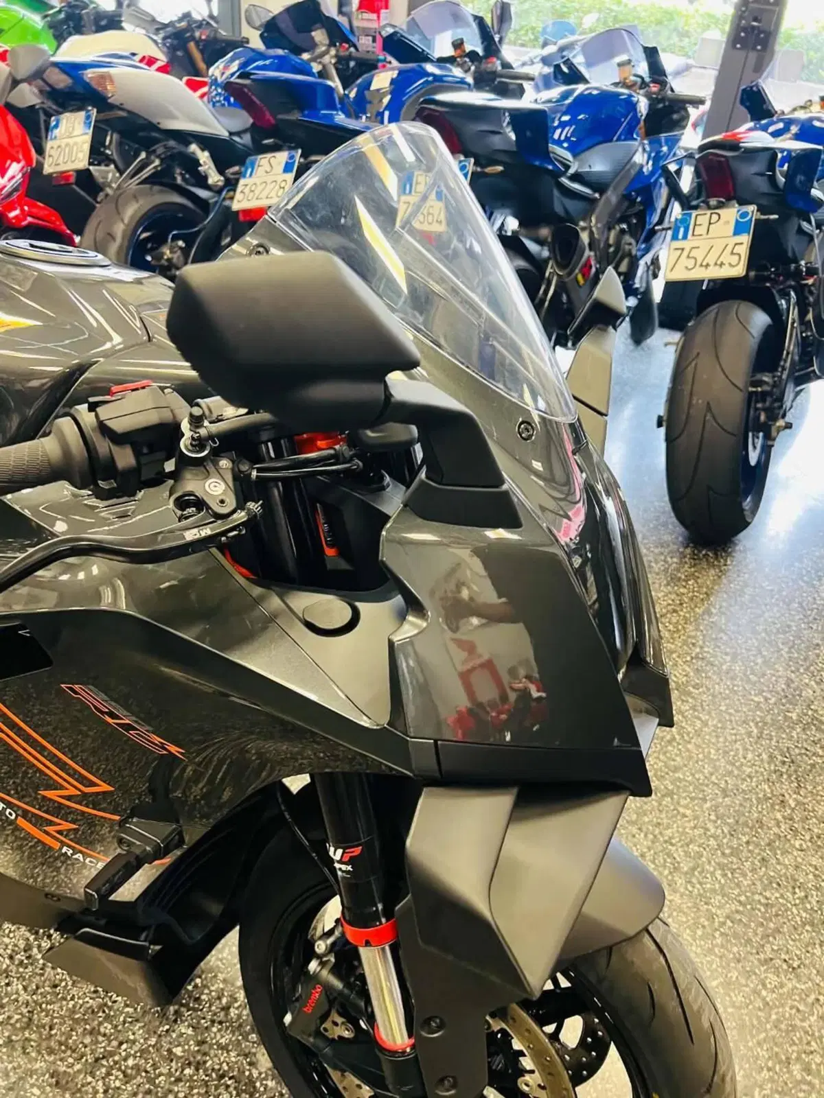KTM 990 RC R (2026) (2)