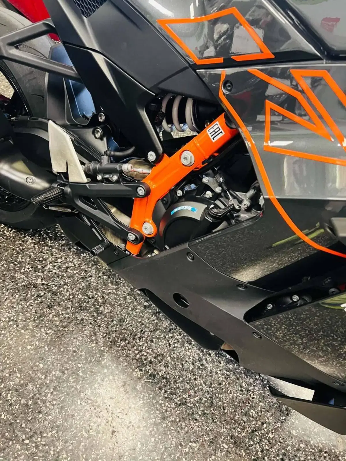 KTM 990 RC R (2026) (4)