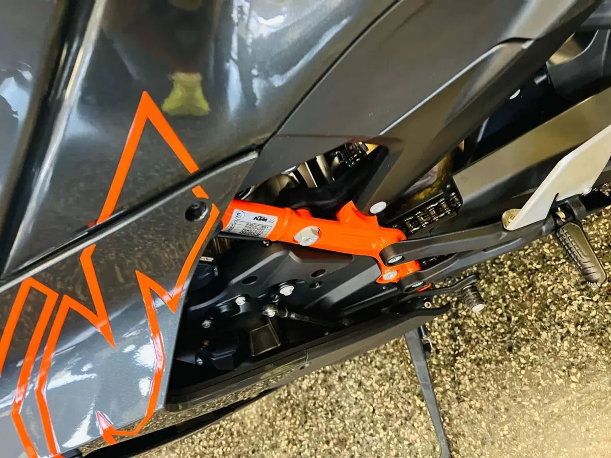 KTM 990 RC R (2026) (12)