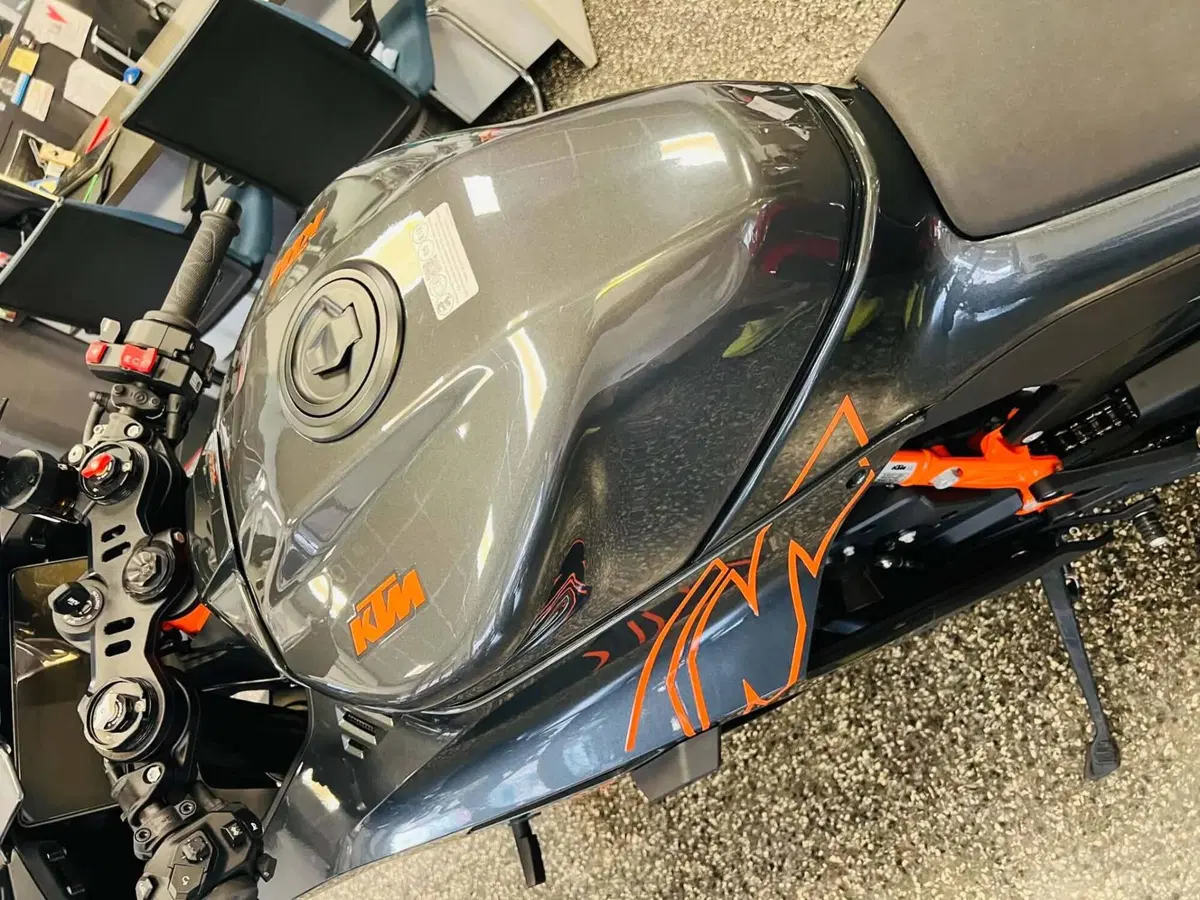 KTM 990 RC R (2026) (13)