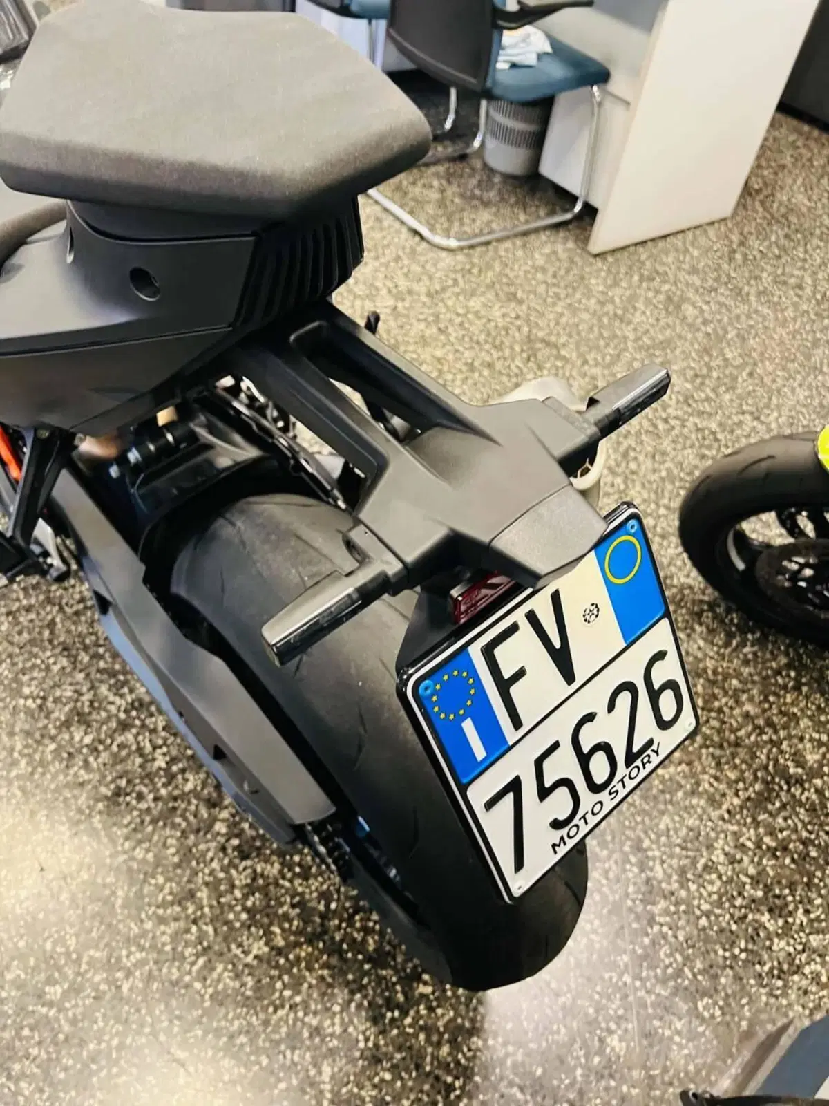 KTM 990 RC R (2026) (18)