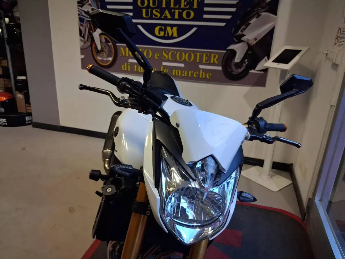 Yamaha FZ8 (2010 - 12) (6)