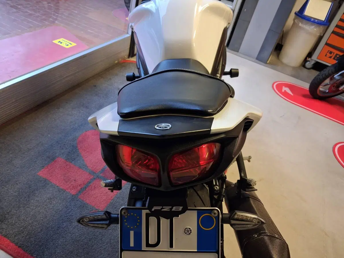 Yamaha FZ8 (2010 - 12) (7)