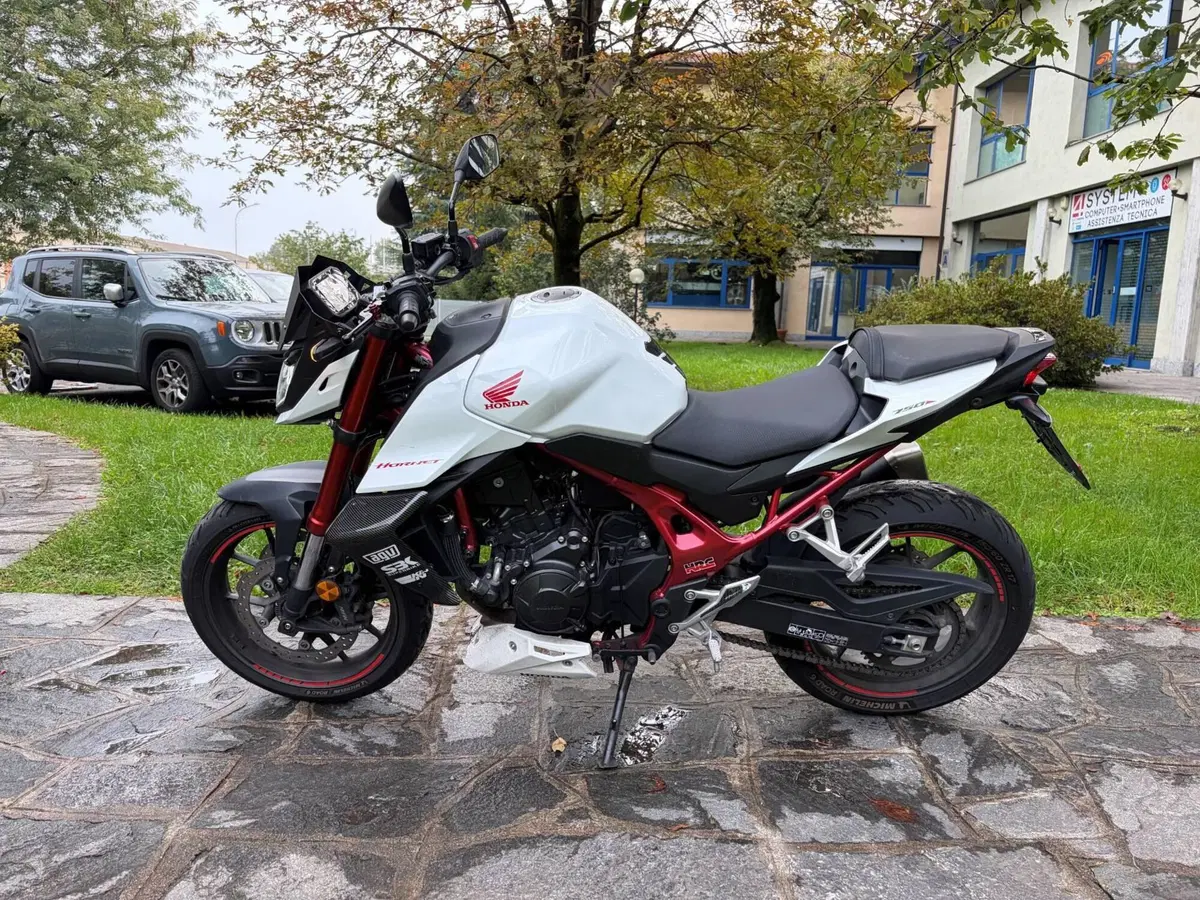 Honda CB 750 Hornet (2023 - 24) (2)
