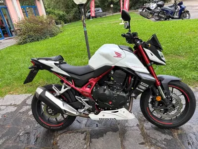 Honda CB 750 Hornet (2023 - 24) usata