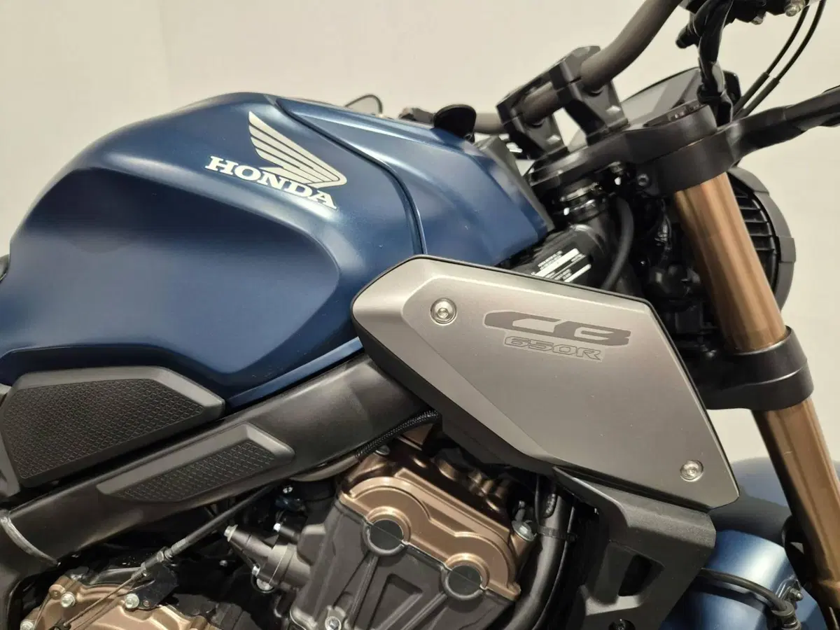 Honda CB 650 R (2021 - 23) (13)