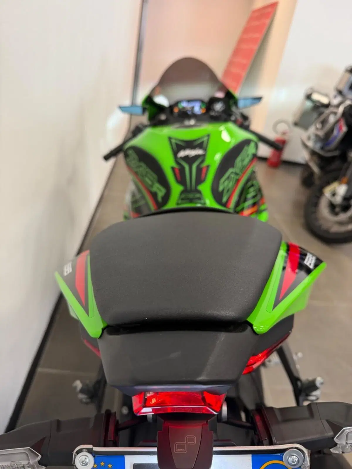 Kawasaki Ninja 636 ZX-6R (2024 - 26) (4)