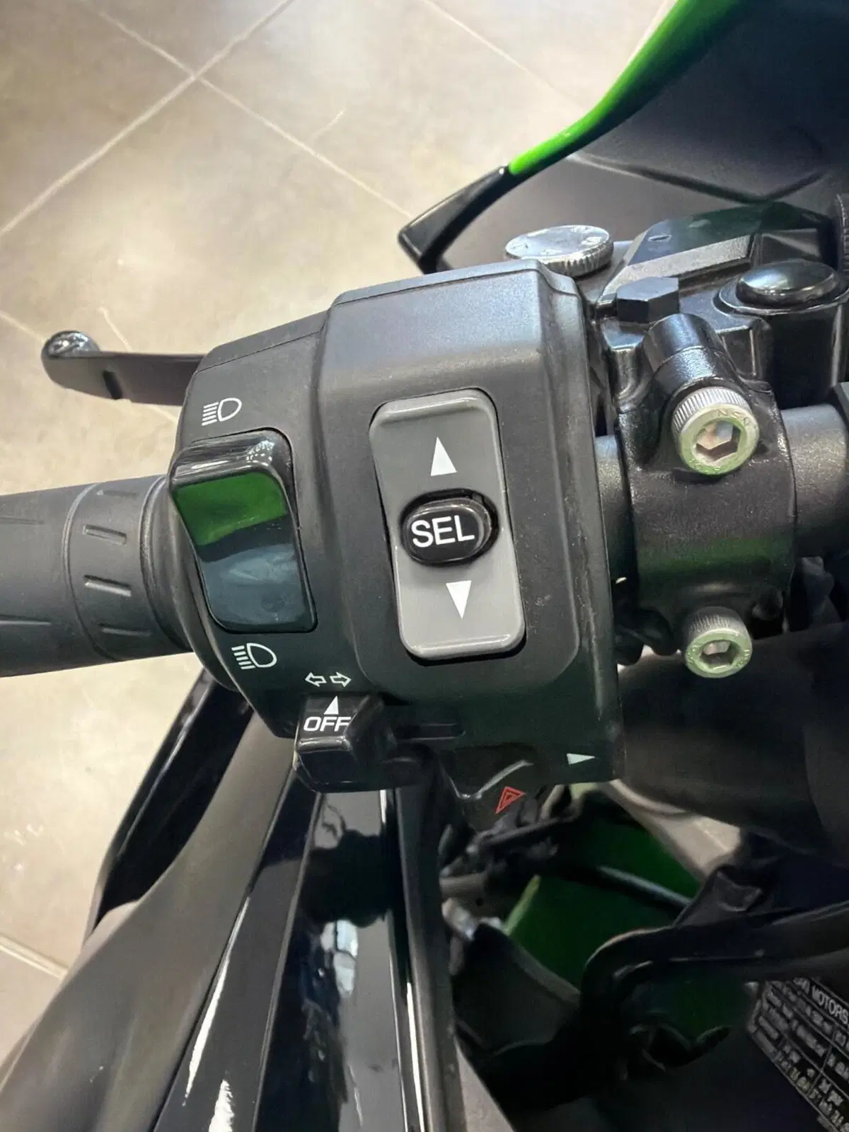 Kawasaki Ninja 636 ZX-6R (2024 - 26) (18)
