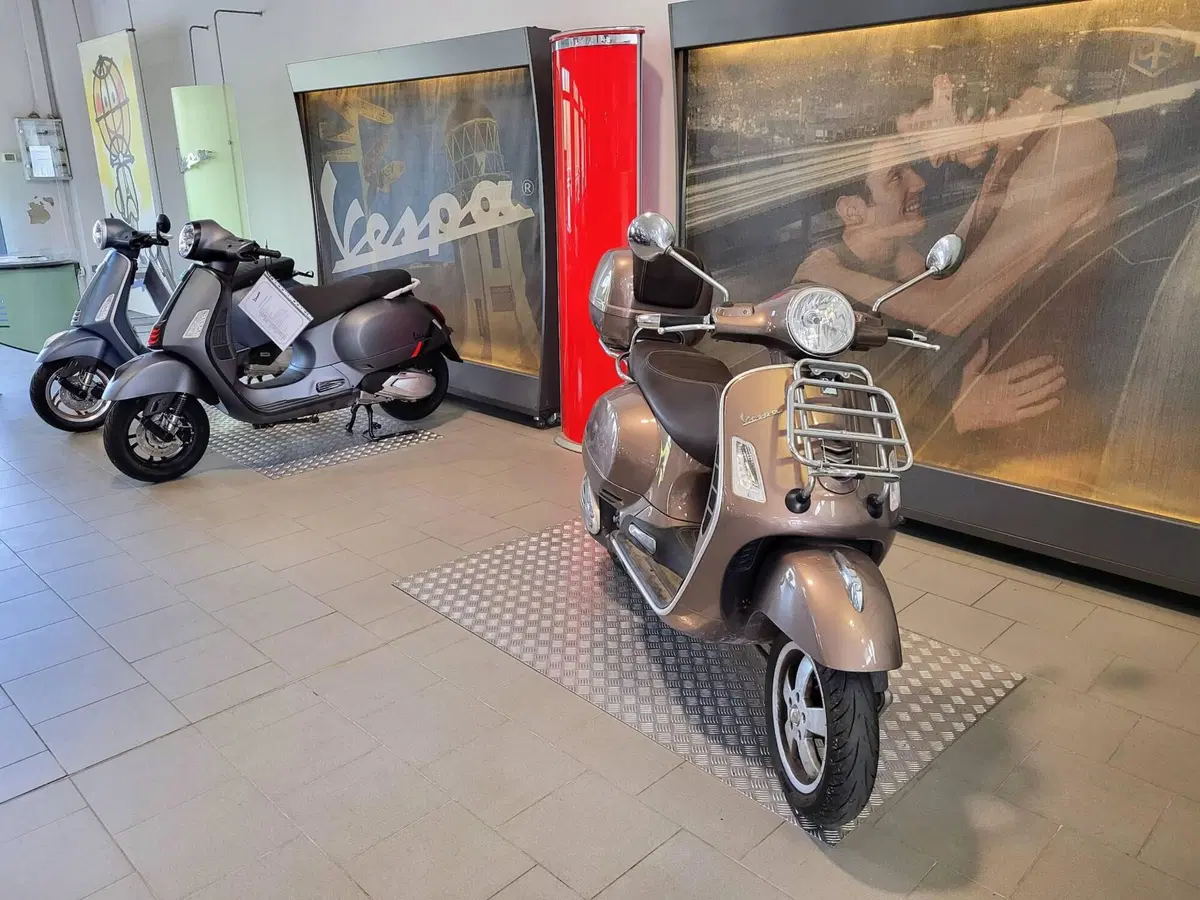 Vespa GTS 300 Touring ABS (2014 - 16) (5)