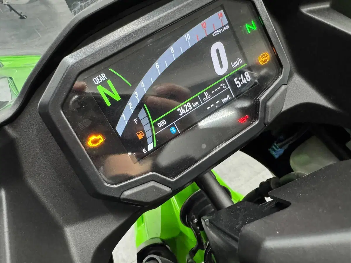 Kawasaki Ninja 500 SE (2024 - 26) (5)