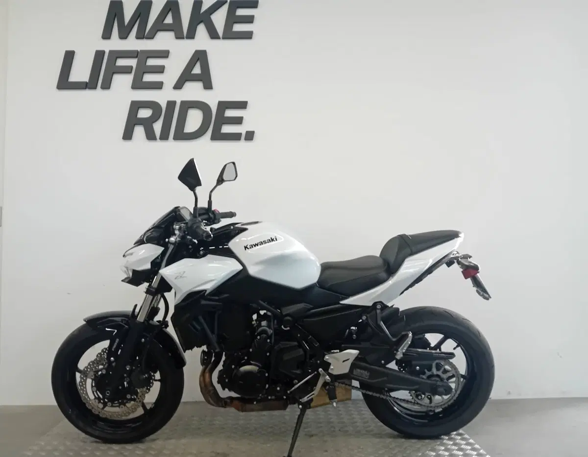 Kawasaki Z 650 (2025 - 26) (2)