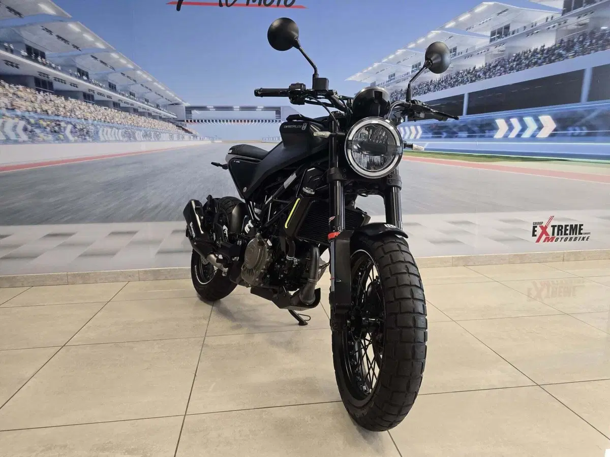 Husqvarna Svartpilen 125 (2021 - 23) (3)