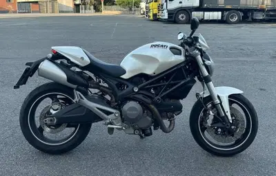 Ducati Monster 696 Plus (2007 - 14) usata