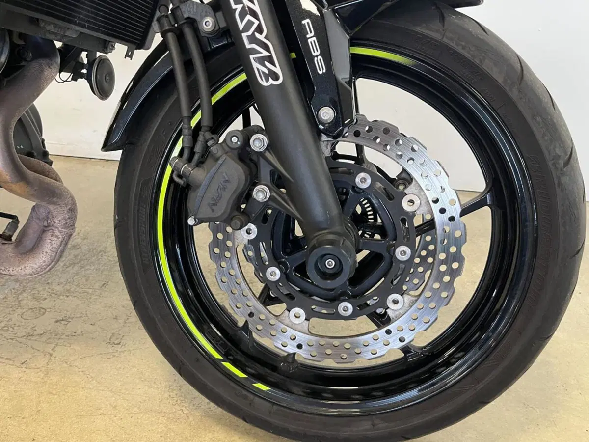 Kawasaki Z 650 (2021 - 24) (4)