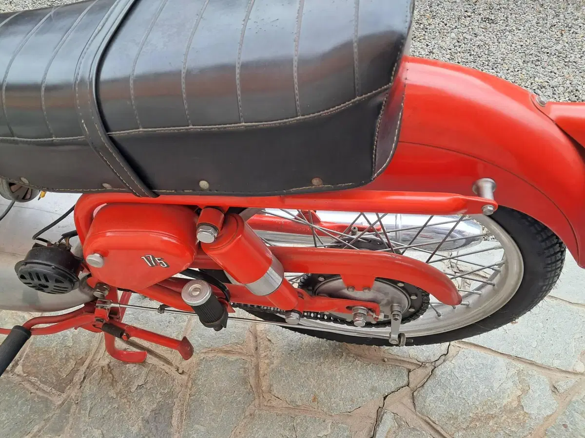 Gilera 175 sport (8)