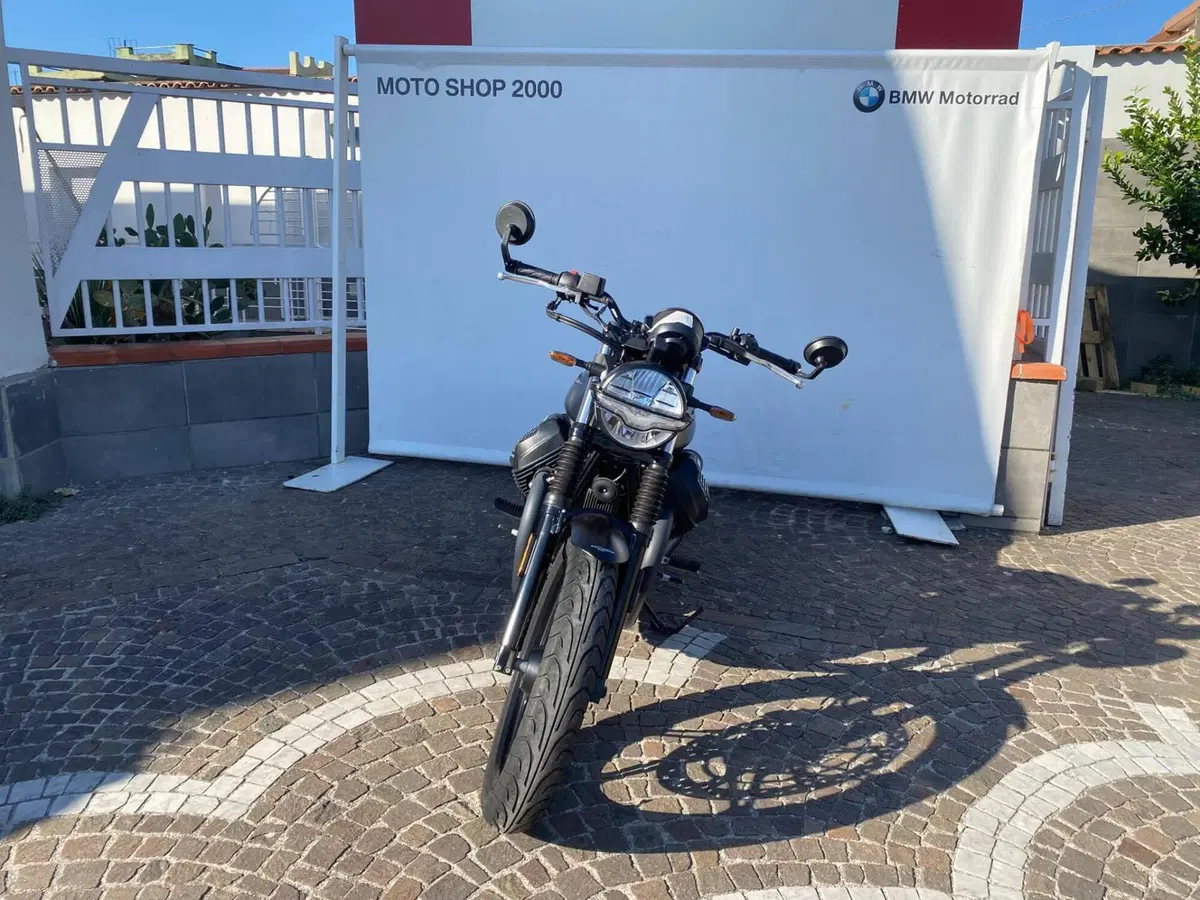 Moto Guzzi V7 Stone (2021 - 24) (4)