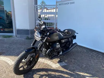 Moto Guzzi V7 Stone (2021 - 24) usata