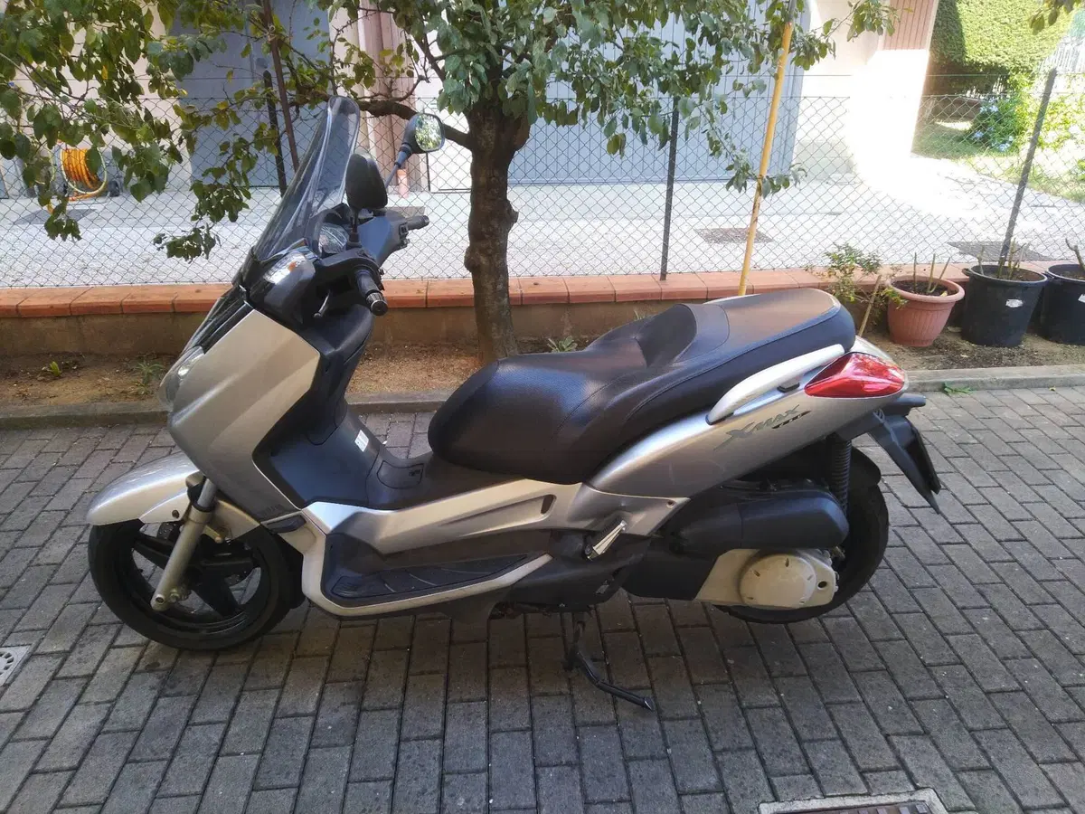 Yamaha X-Max 250 (2005 - 07) (4)