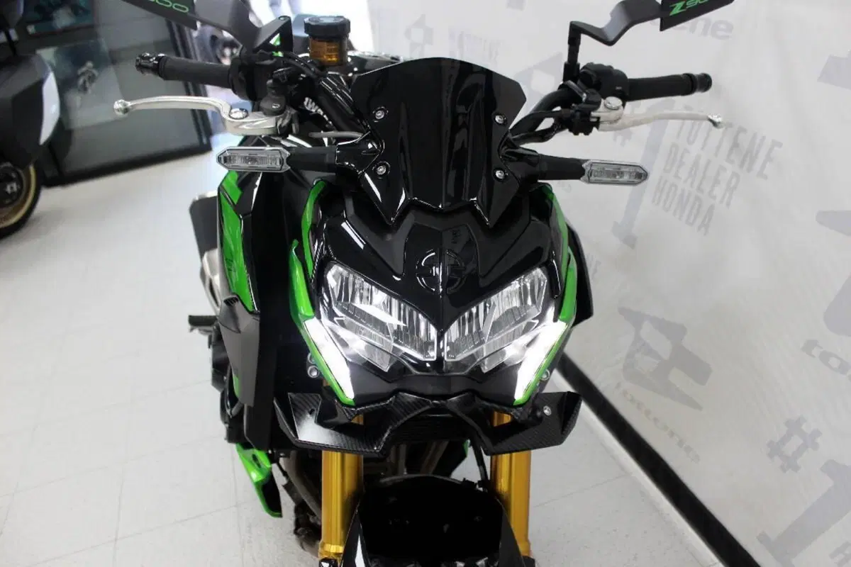 Kawasaki Z 900 SE (2022 - 24) (4)