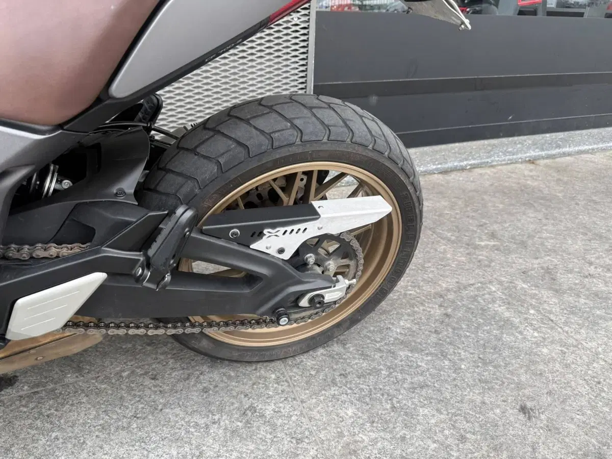 CFMOTO 700CL-X Heritage (2021 - 26) (3)