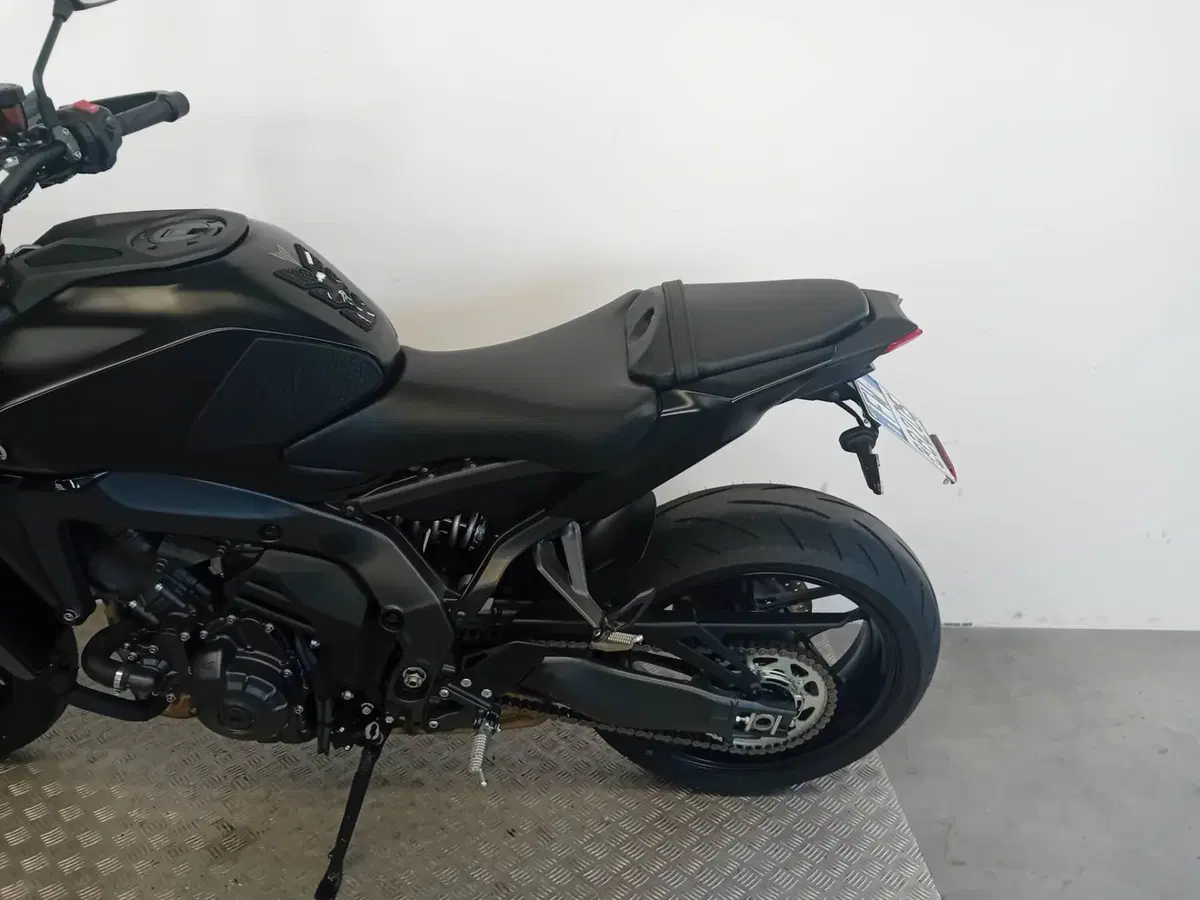 Yamaha MT-09 Y-AMT (2024 - 26) (5)