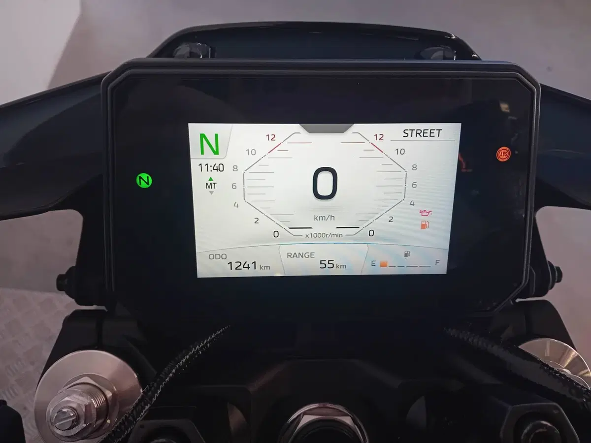 Yamaha MT-09 Y-AMT (2024 - 26) (3)