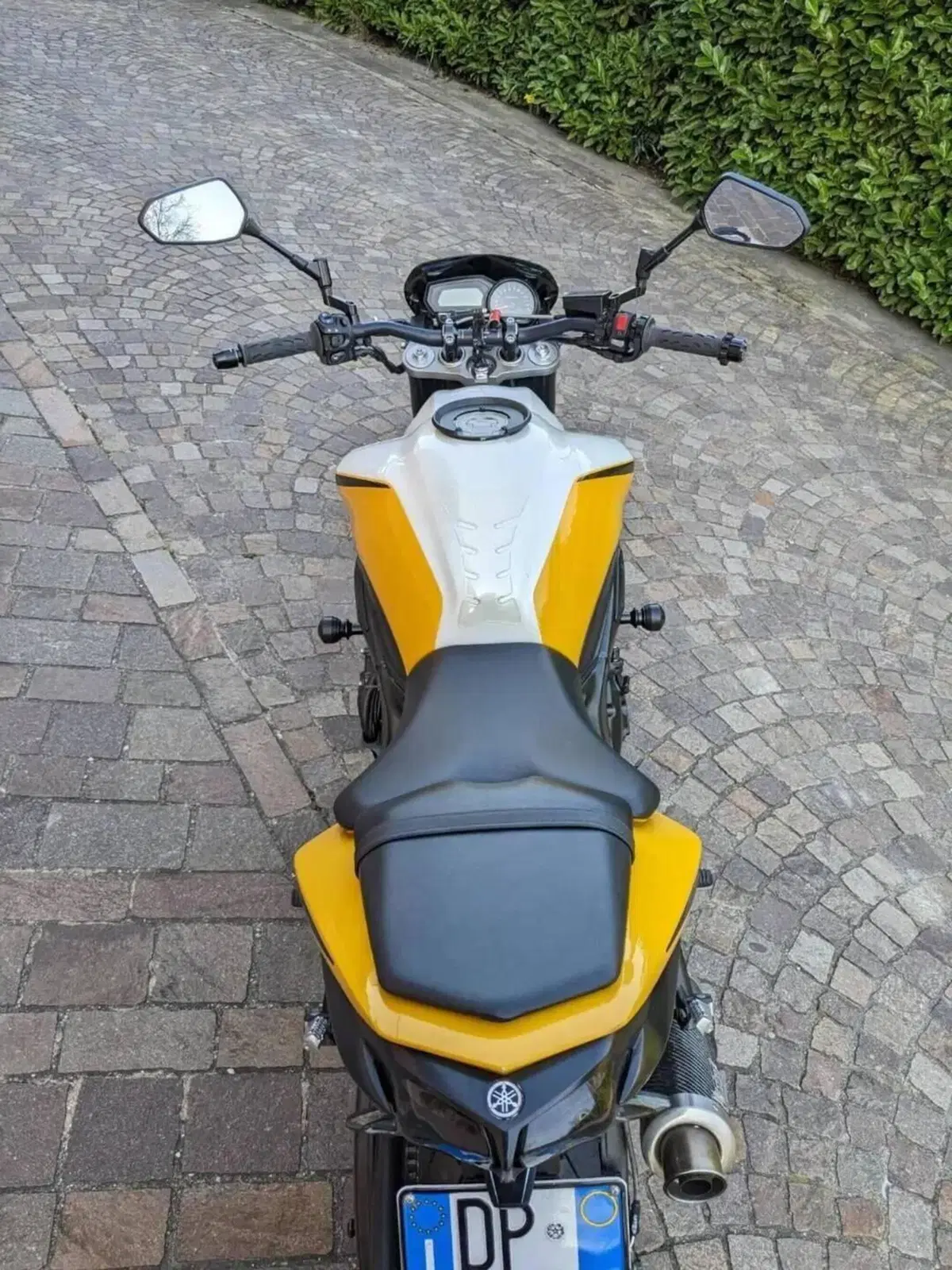 Yamaha FZ1 (2006 - 16) (2)