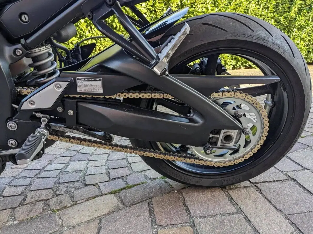 Yamaha FZ1 (2006 - 16) (4)
