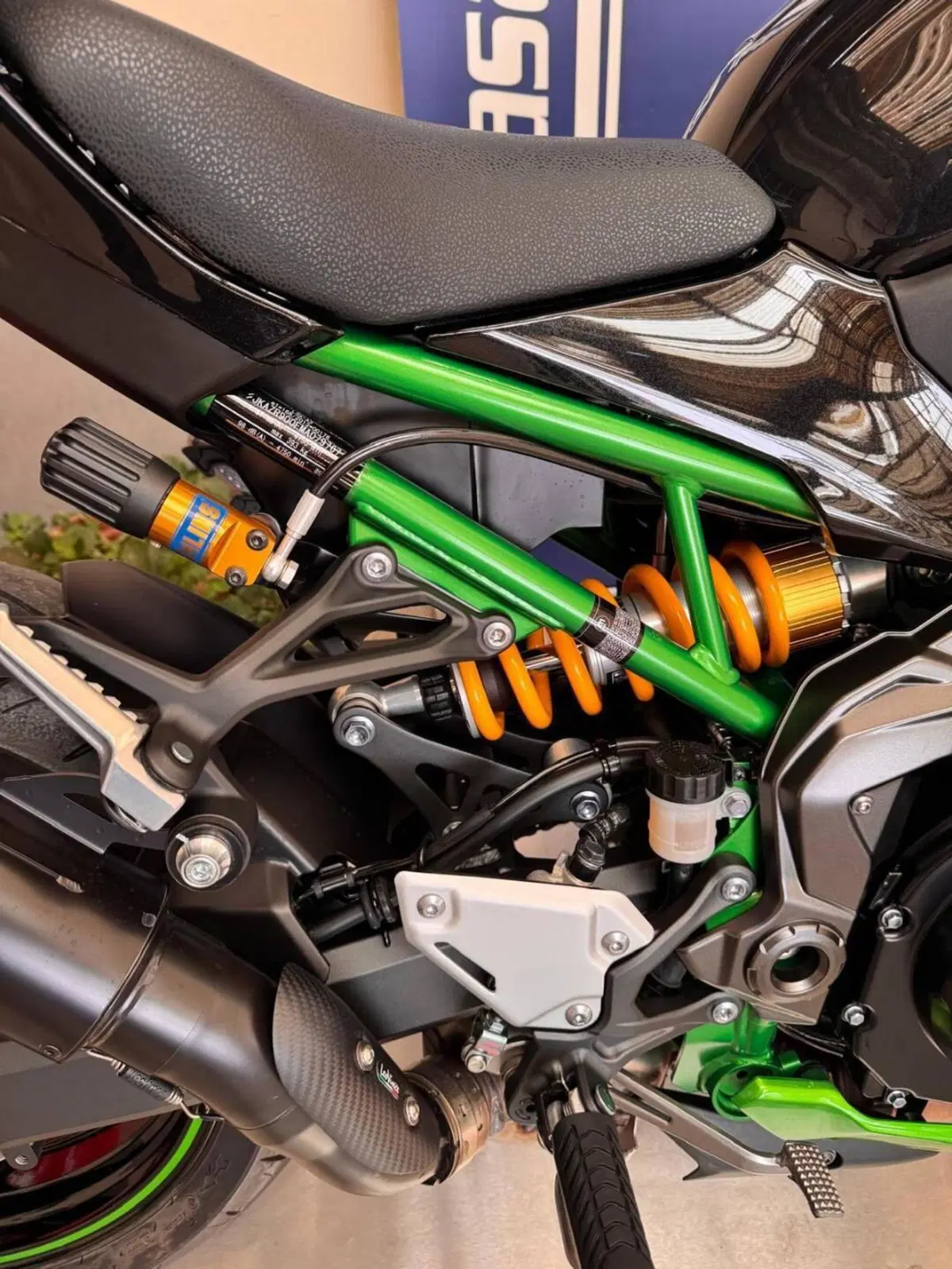Kawasaki Z 900 SE (2022 - 24) (8)
