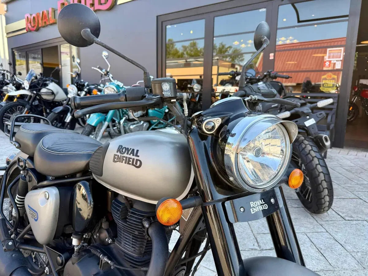 Royal Enfield Classic 350 (2021 - 26) (2)