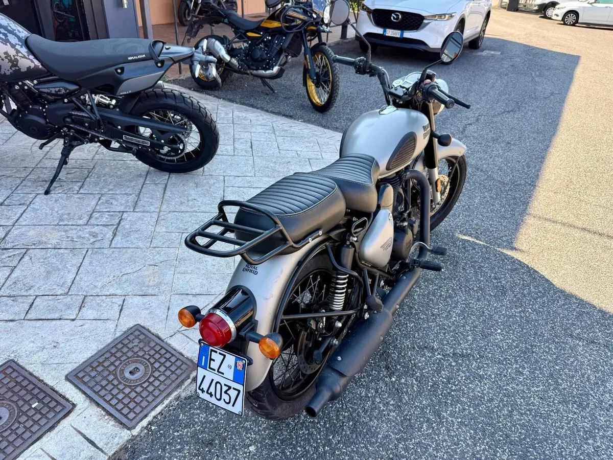 Royal Enfield Classic 350 (2021 - 26) (4)