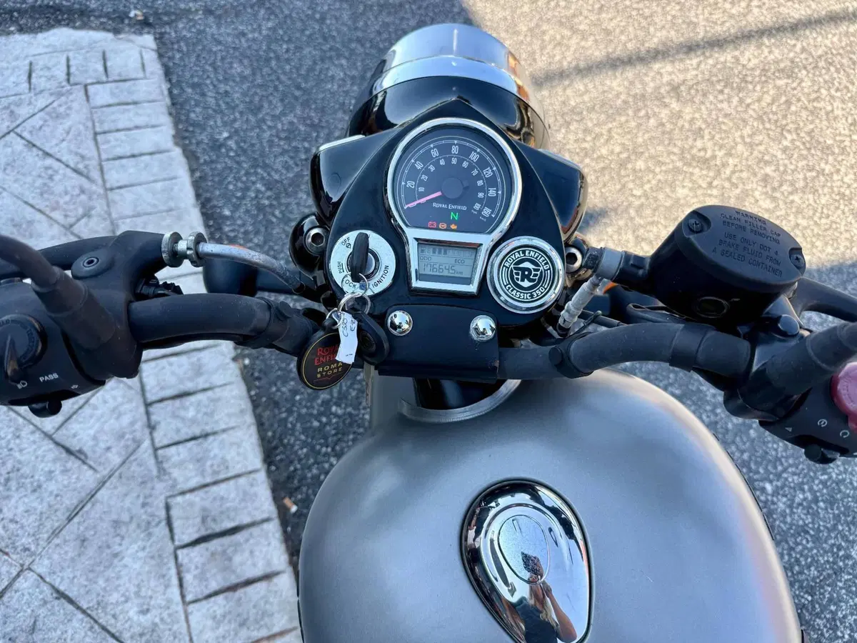 Royal Enfield Classic 350 (2021 - 26) (6)