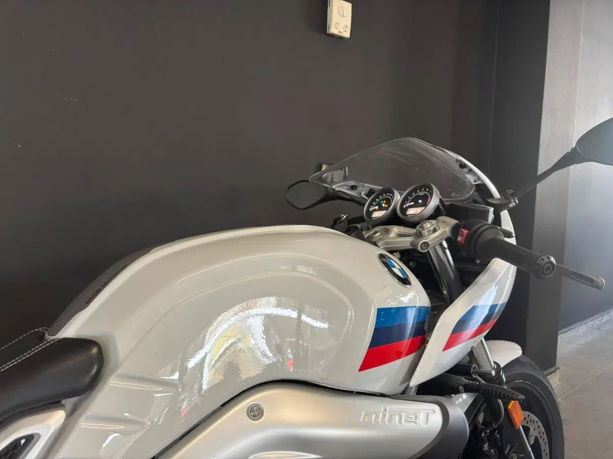 Bmw R nineT 1200 Racer (2017 - 20) (5)