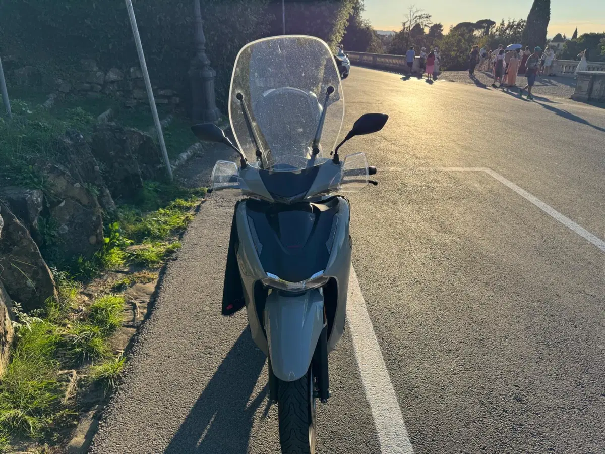 Honda SH 350i Sport (2025 - 26) (2)