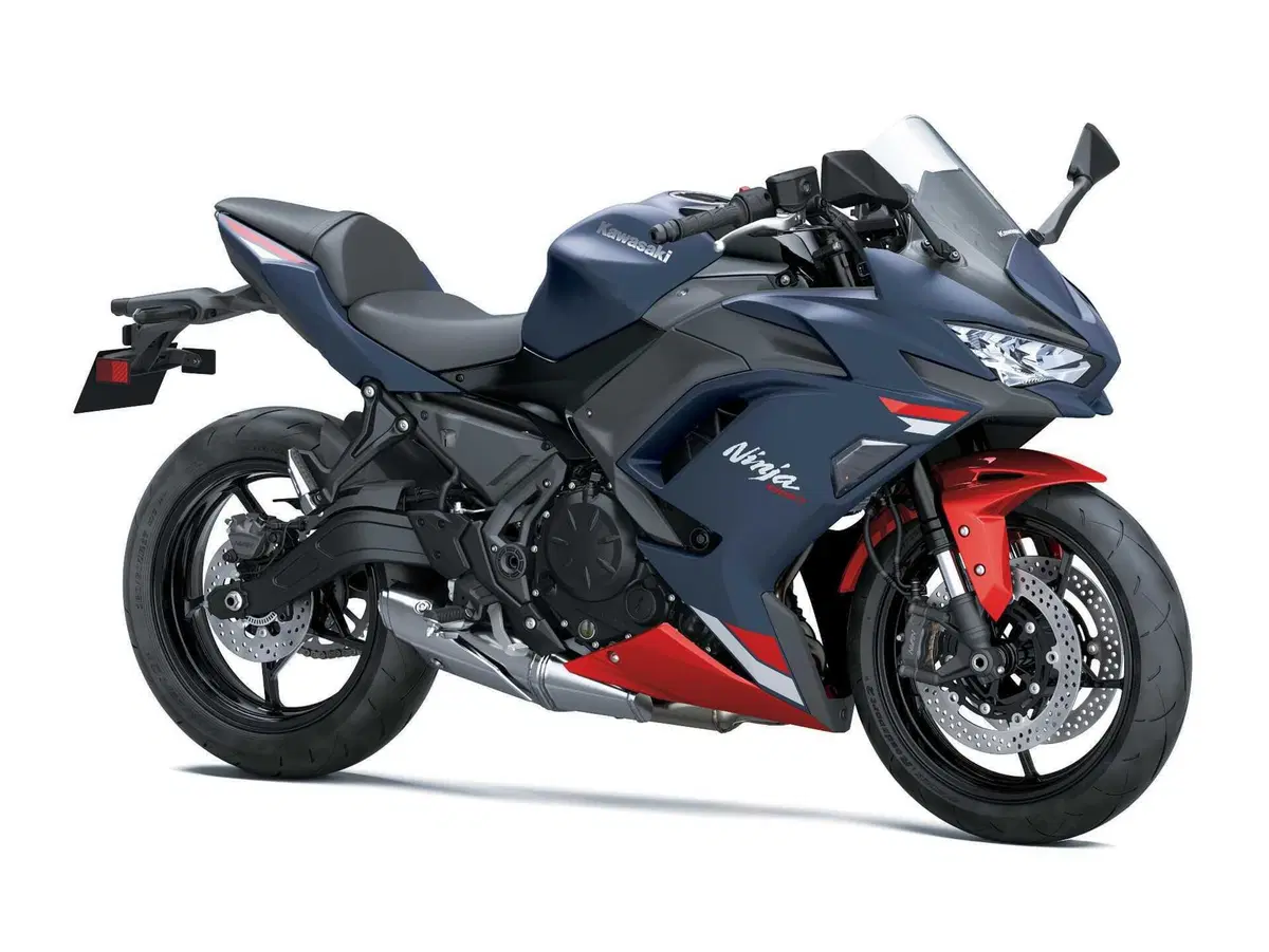 Kawasaki Ninja 650, tutte le novità del model year 2027 (10)