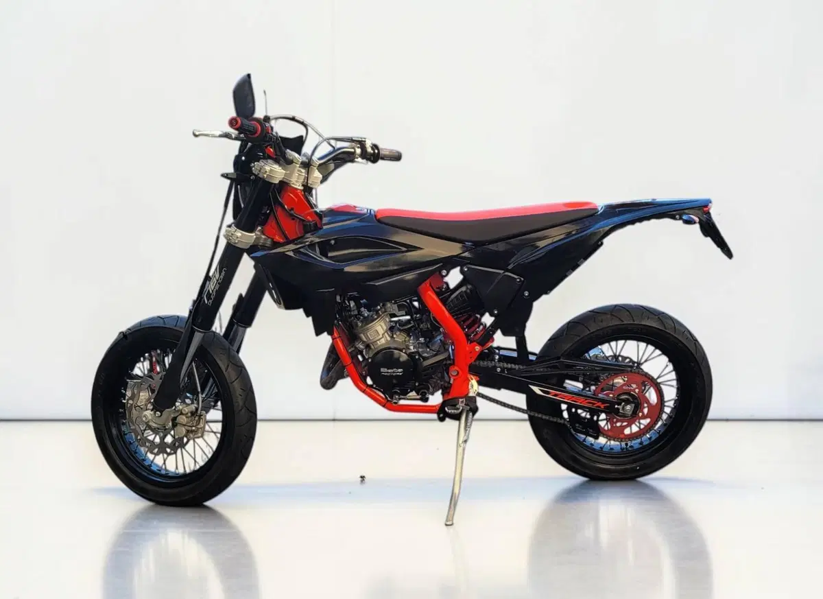 Betamotor RR 50 Motard Track (2021 - 26) (2)