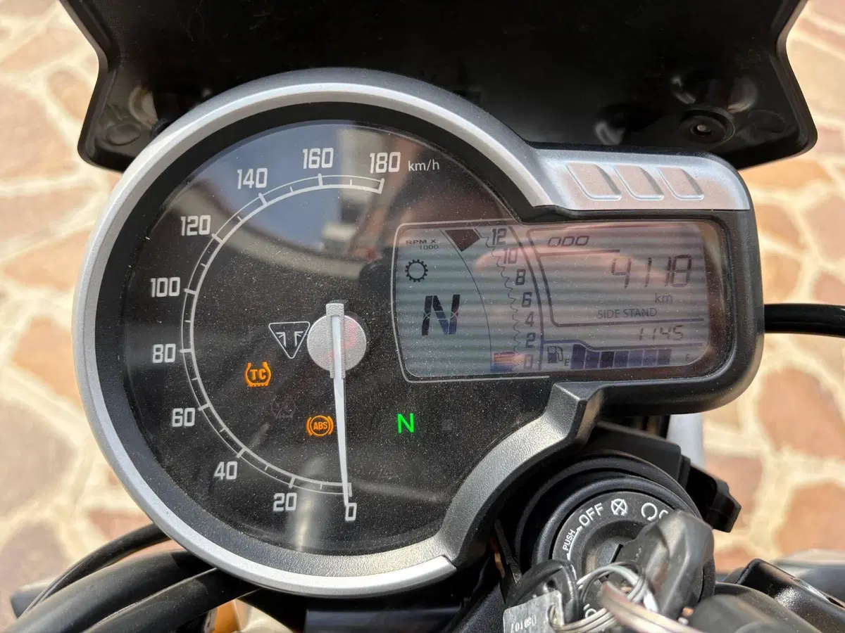 Triumph Scrambler 400 X (2024 - 26) (2)