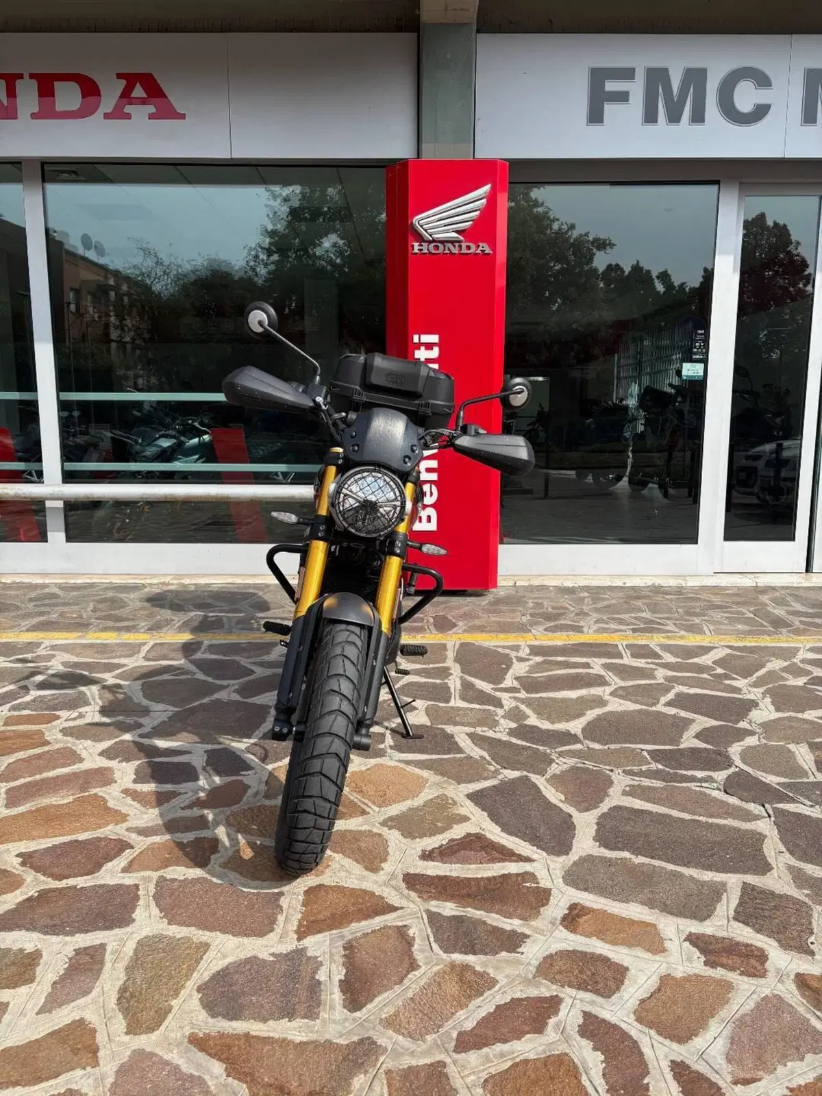 Triumph Scrambler 400 X (2024 - 26) (3)