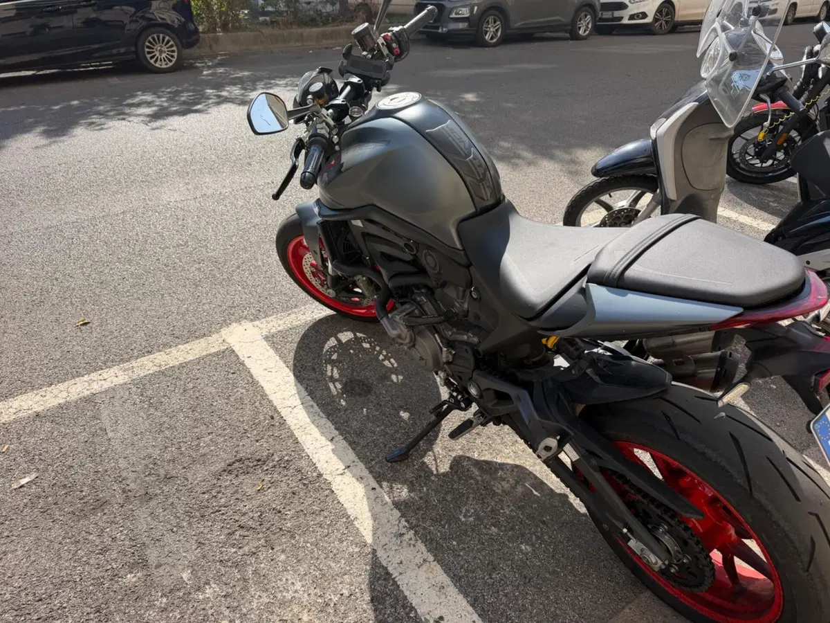 Ducati Monster 937 + (2021 - 25) (4)