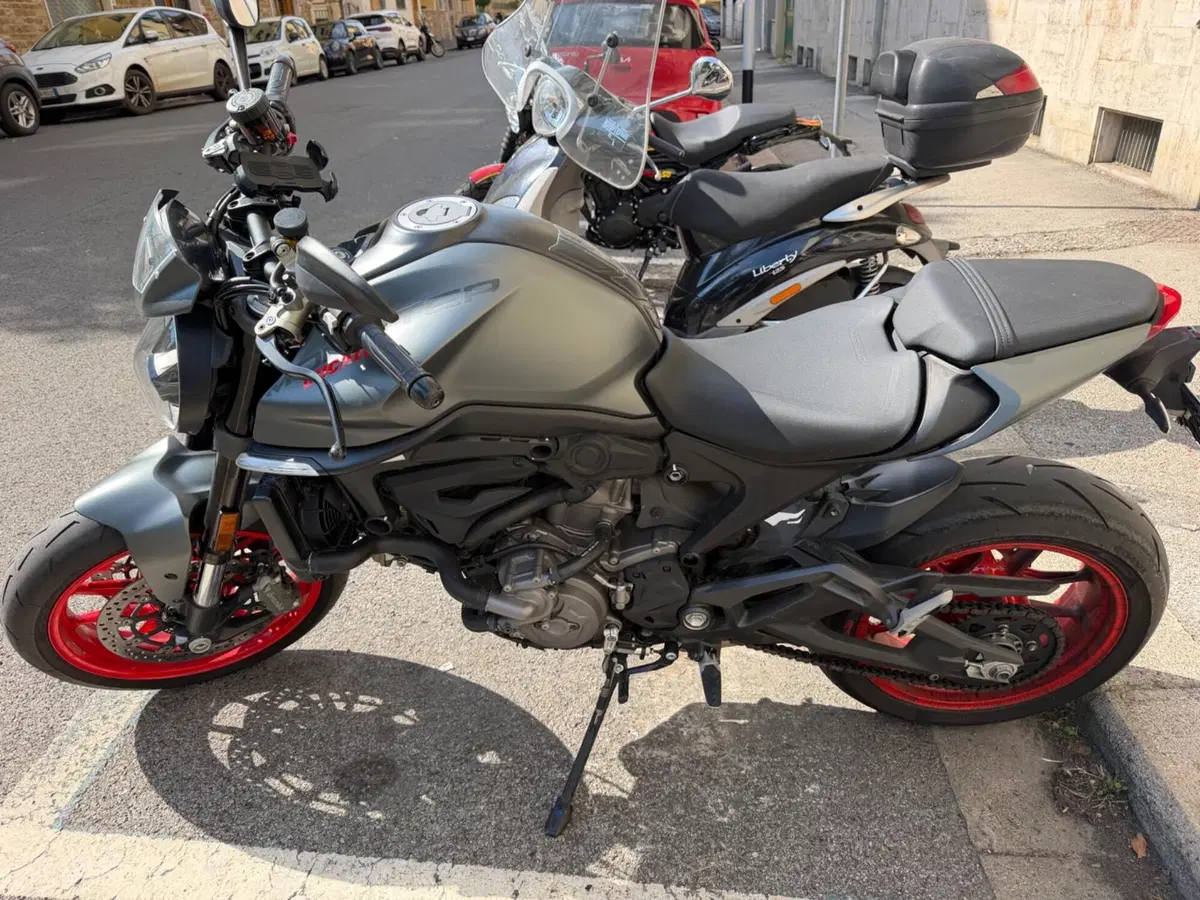 Ducati Monster 937 + (2021 - 25) (5)