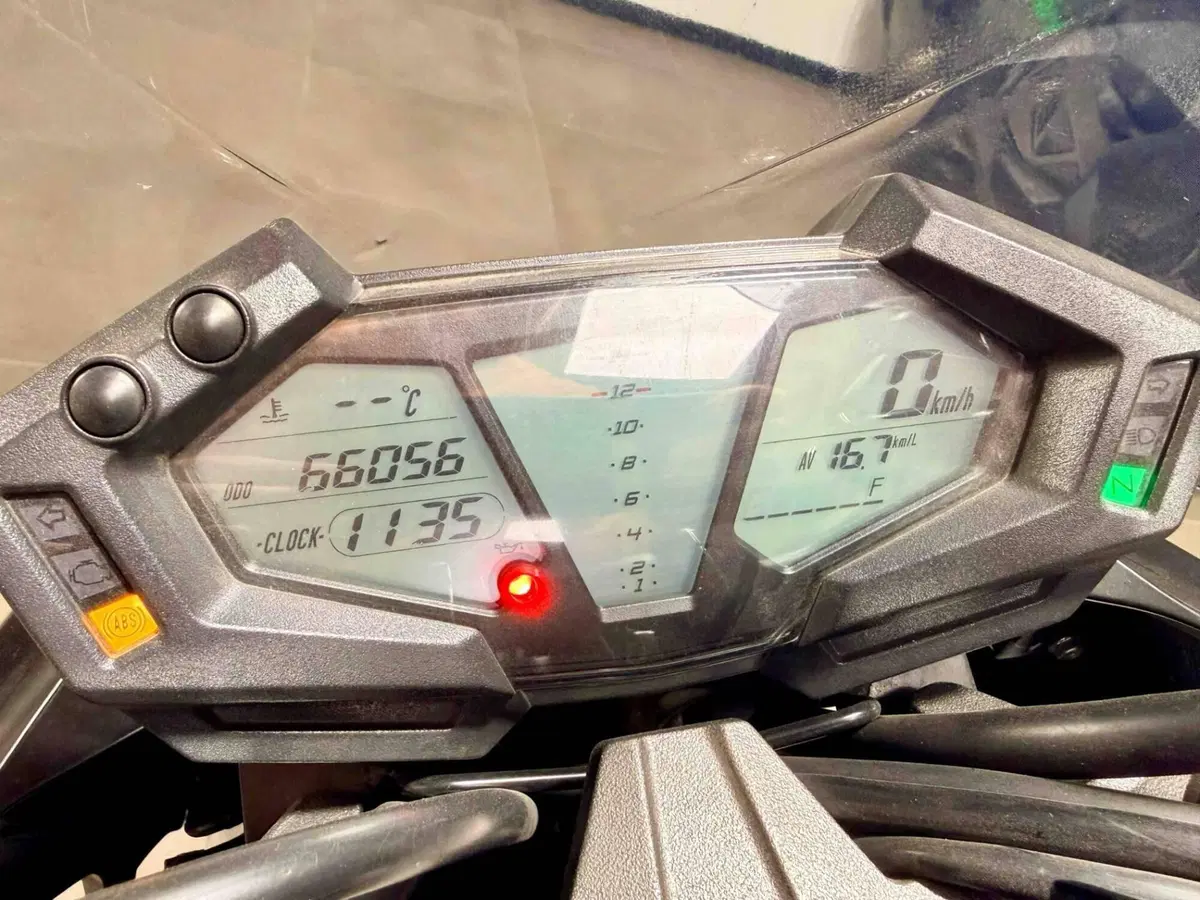 Kawasaki Z 800 ABS (2012 - 16) (5)