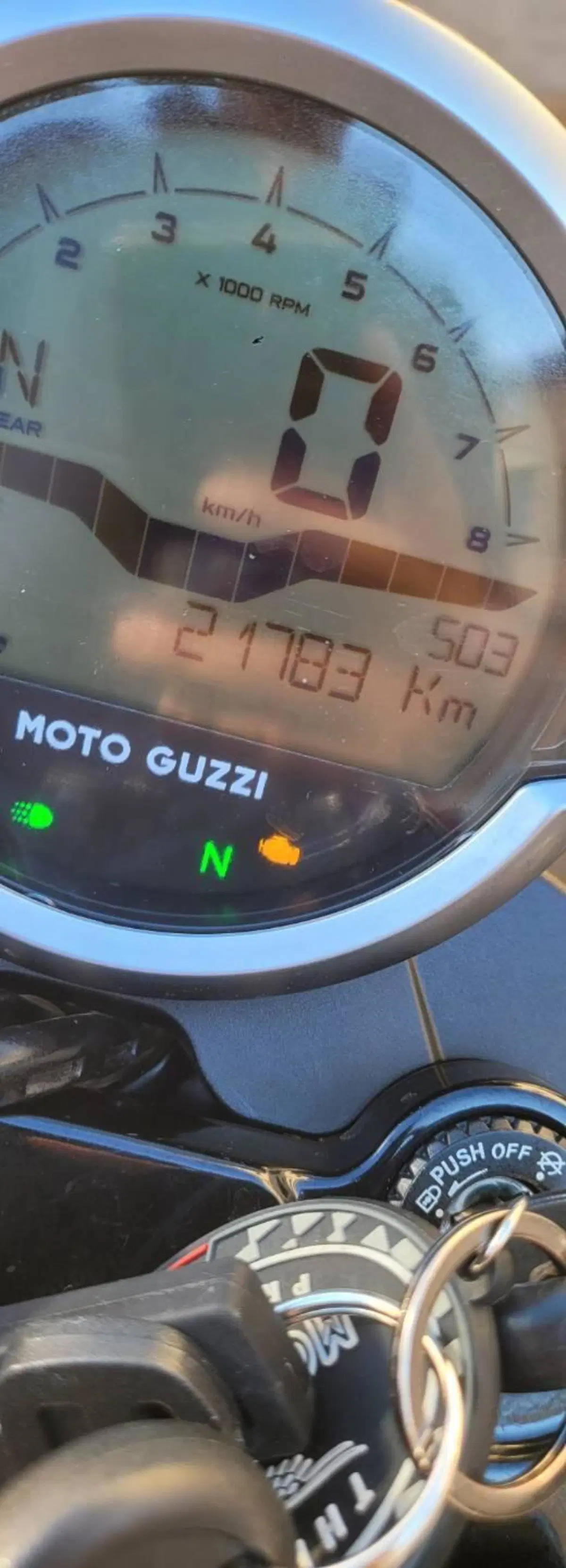 Moto Guzzi V7 Stone Ten (2024 - 25) (4)