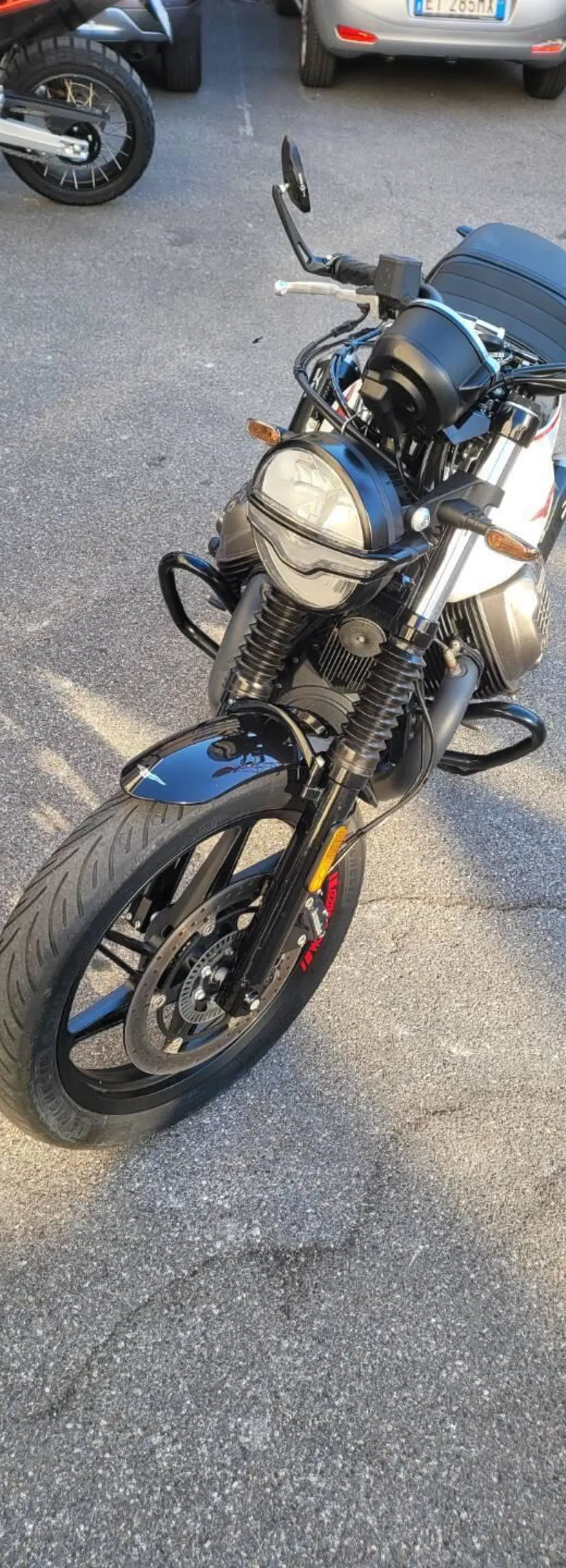 Moto Guzzi V7 Stone Ten (2024 - 25) (5)