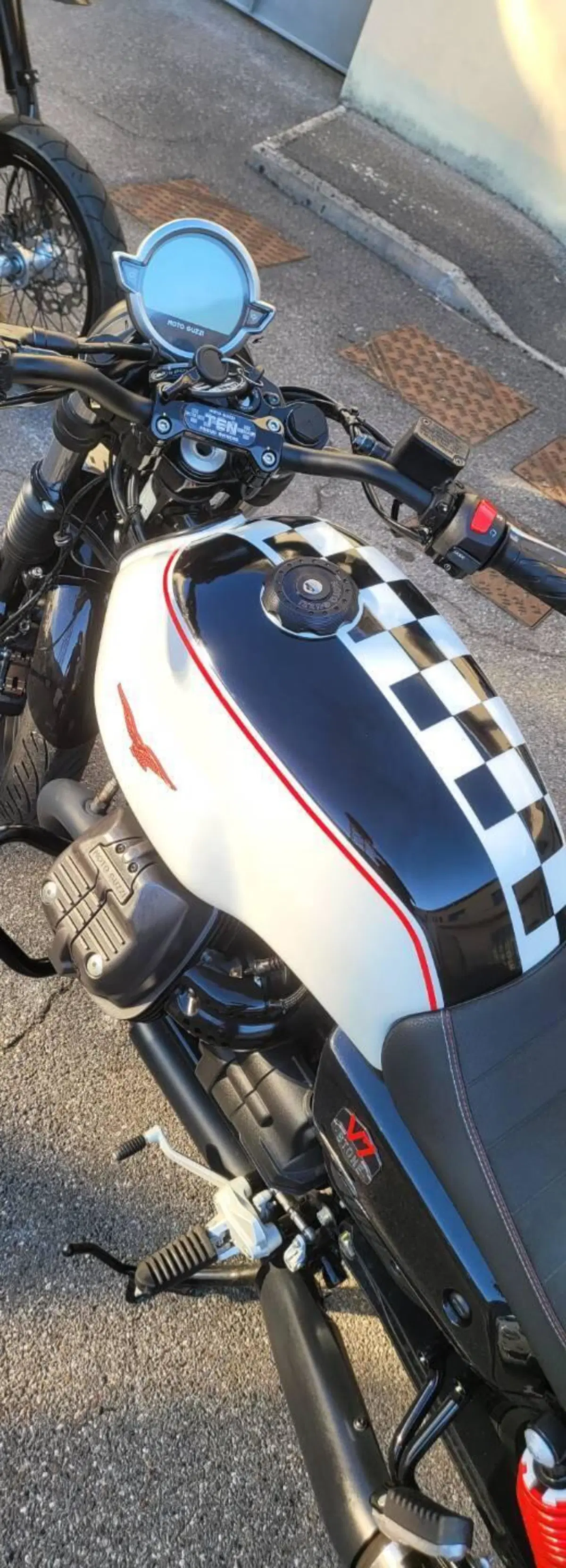 Moto Guzzi V7 Stone Ten (2024 - 25) (7)