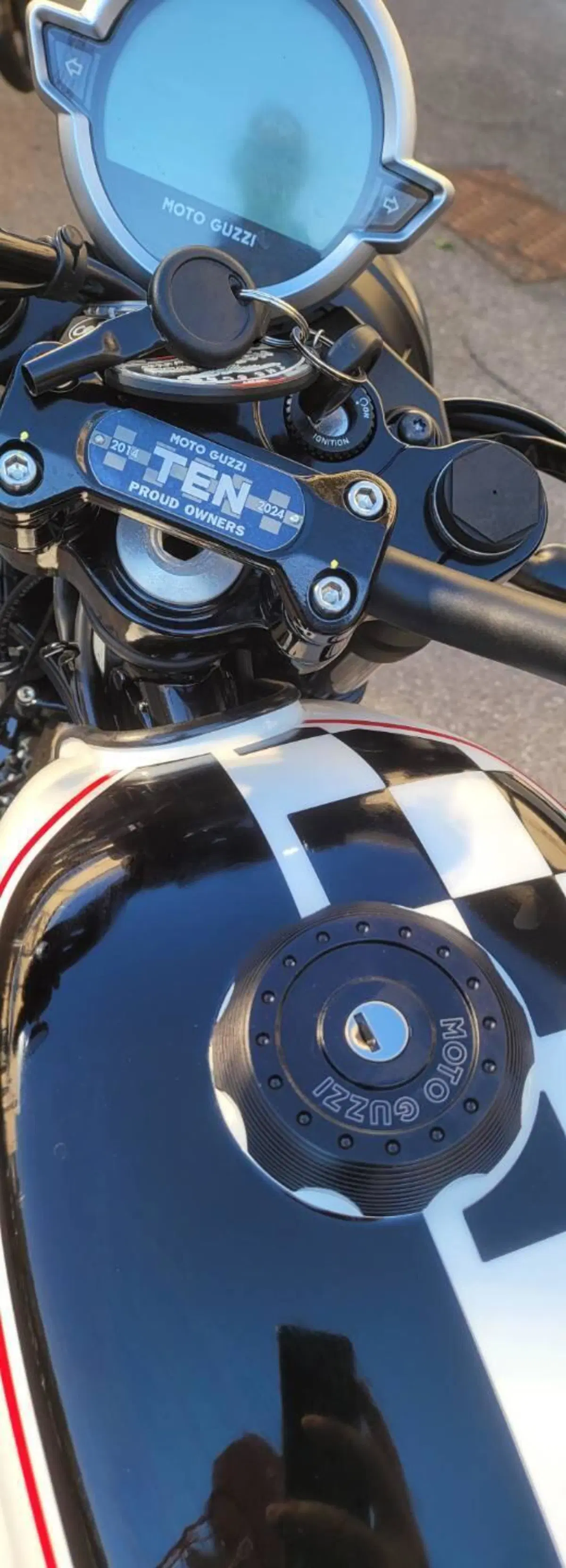 Moto Guzzi V7 Stone Ten (2024 - 25) (8)