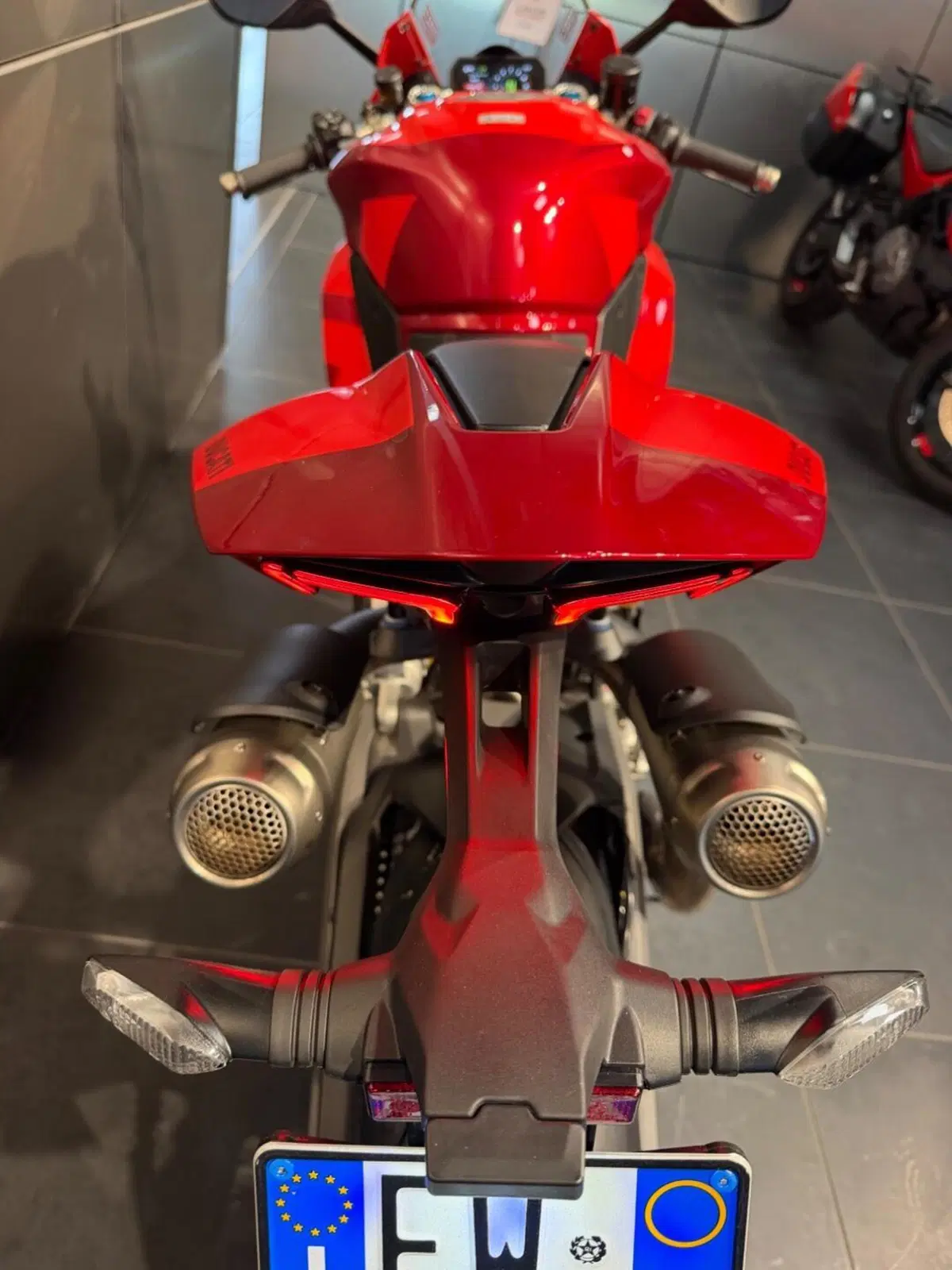 Ducati Panigale V2 MM93 (2026) (12)