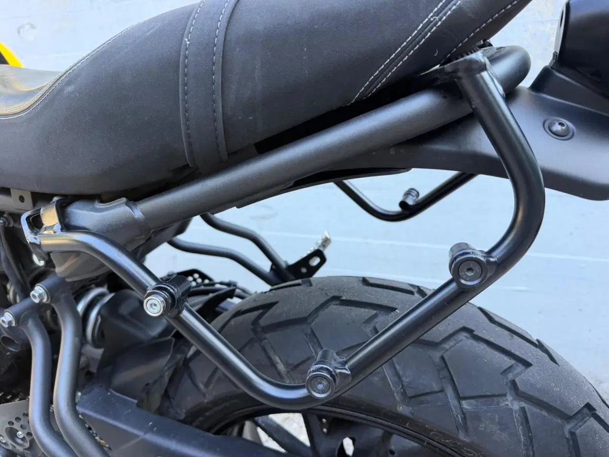 Yamaha XSR 700 ABS 60th Anniversary (2016 - 18) (11)